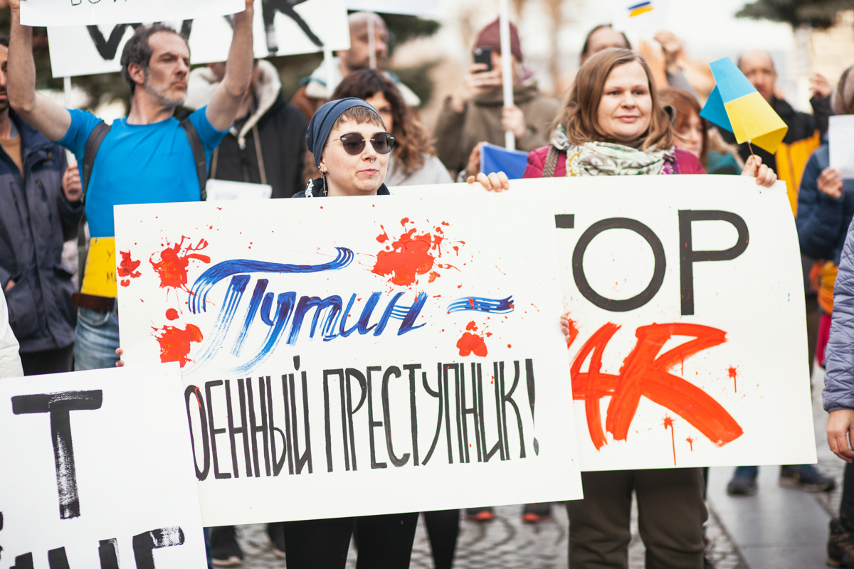 Activistă din Rusia, voluntar pentru ucrainenii ajunși în Bulgaria: „Uneori, credeam că ruşii ar prefera să mănânce scoarţă de copac decât să se revolte”