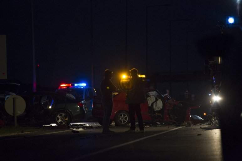(FOTO) Familie de români, implicată într-un grav accident rutier în Ungaria, soldat cu 3 morți. Printre victime: copilul în vârstă de 5 ani