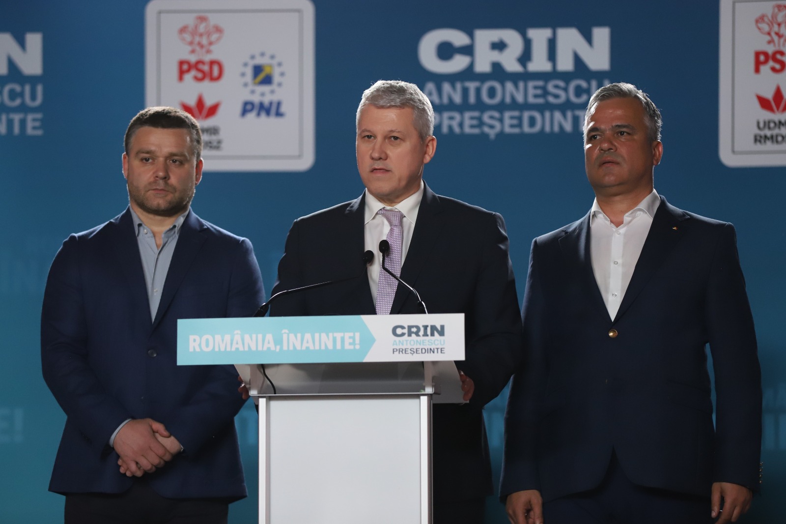 Acuzații interne de sabotaj electoral în Coaliția PSD-PNL-UDMR. Fețe triste și optimism rezervat în echipa lui Crin Antonescu REPORTAJ