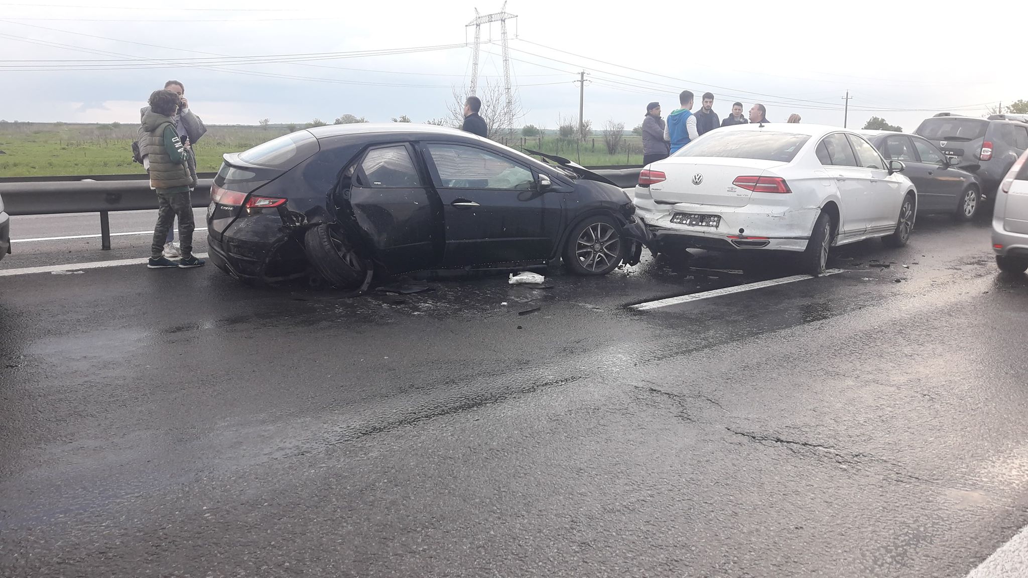 Un accident în care au fost implicate nouă mașini a avut loc pe autostrada București - Pitești. Un copil de trei ani a fost rănit