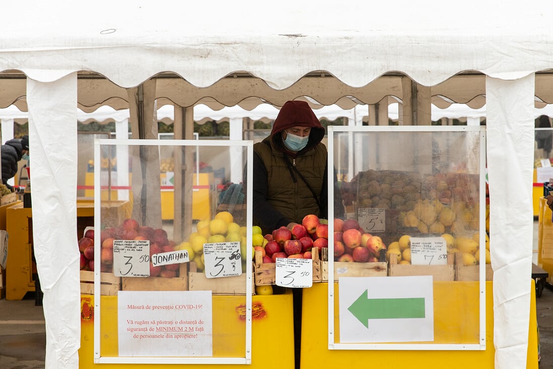 REPORTAJ. Supărarea comercianților dintr-o piață de la marginea Bucureștiului pe aglomerația de la Obor: “I-au văzut pe ei așa și ce au zis, hai să îi închidem pe toți”