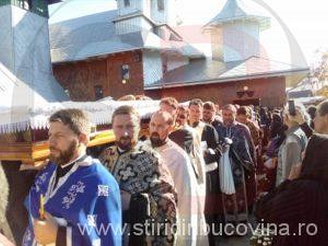 Preotul Petru Gavril a fost înmormântat împreună cu fetița lui de șase ani. Au murit într-un oribil accident