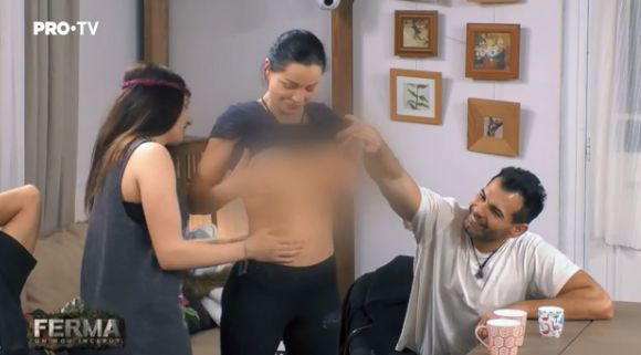 Brigitte Sfăt, topless la Ferma. Toți au fost cu ochii pe ea | FOTO