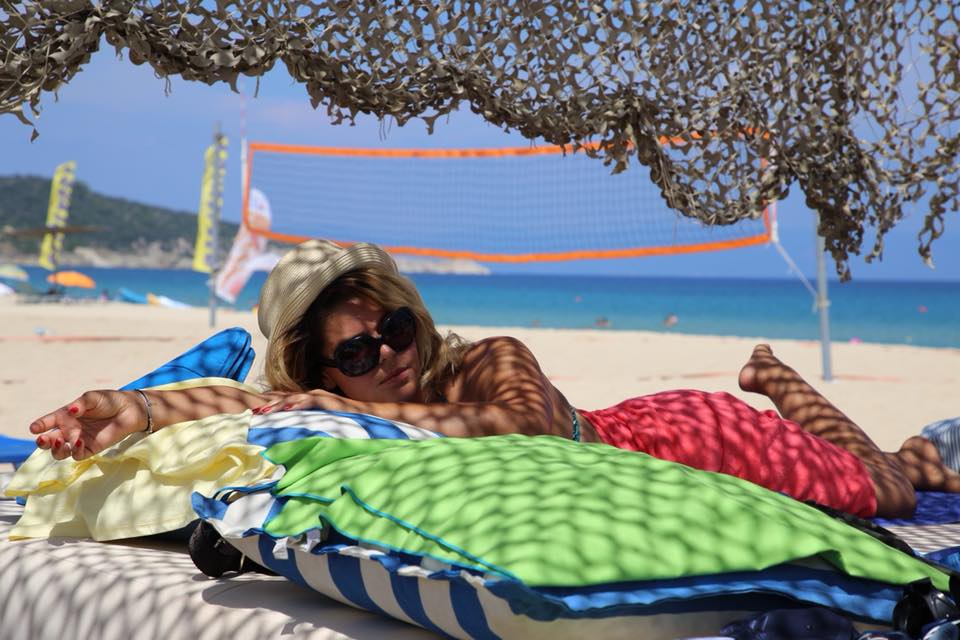 Cum arată Miki, ex K-pital, în costum de baie. Vacanță pe cinste în Grecia | FOTO
