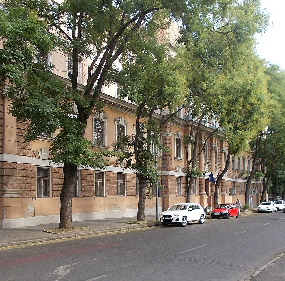 Óriási a balhé Miskolcon! Kiürítették a helyi törvényszéket, a rendőrök egy hatalmas kordont állítottak föl