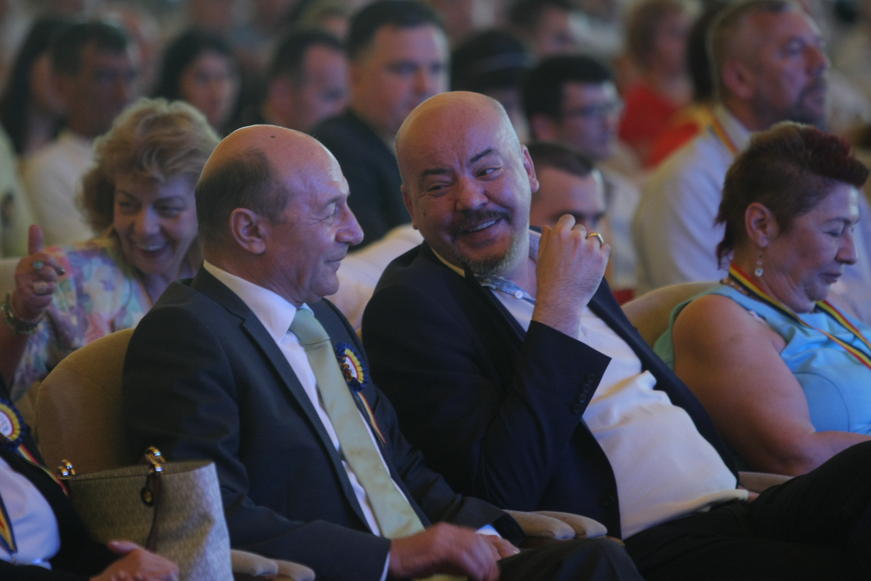 Schimb de replici dur între Turcescu și Băsescu, la Congresul PMP: ”M-aş fi aşteptat să rămâneţi la cârmă”/ ”Un căpitan are și el o licență care expiră” (VIDEO)