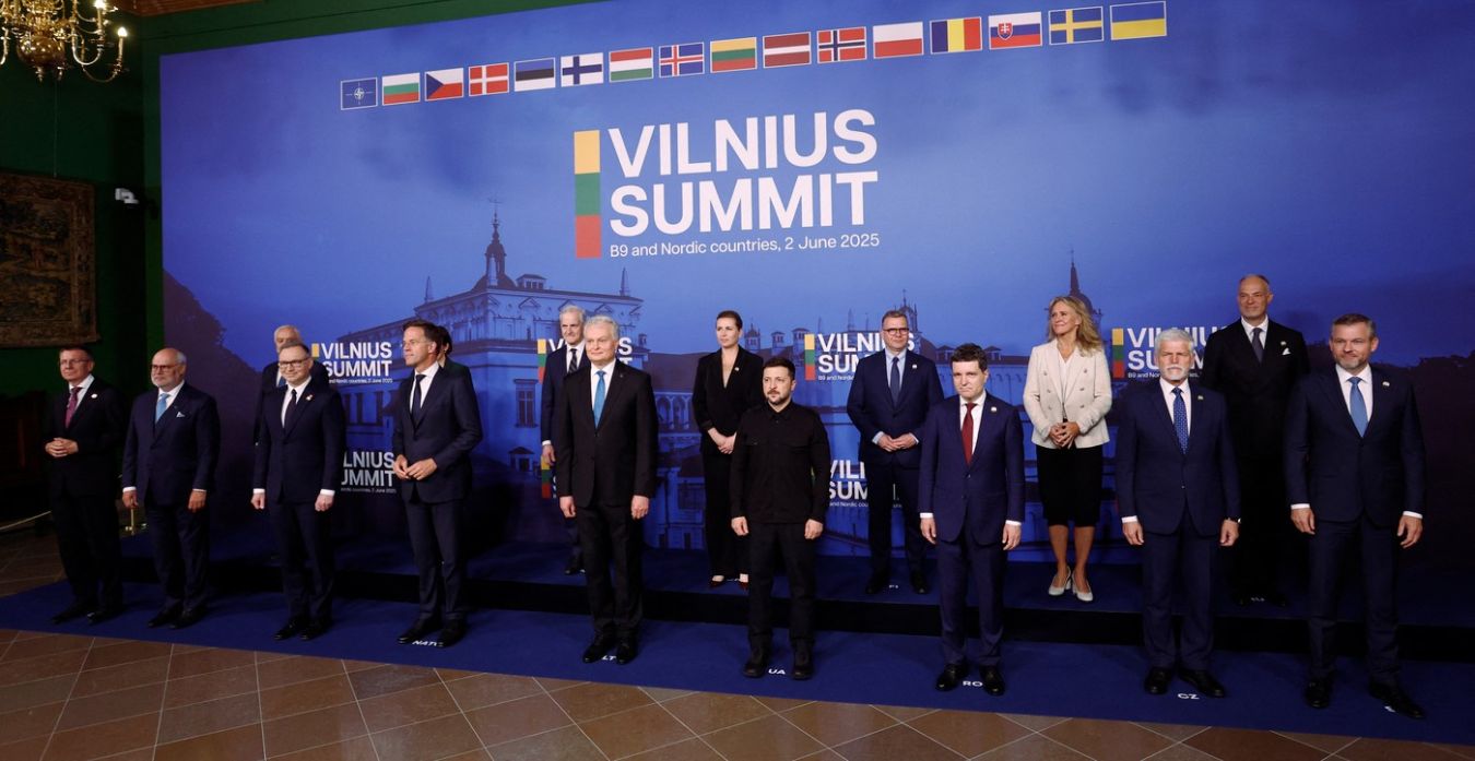 Primele imagini cu Nicușor Dan în prima vizită externă ca președinte al României