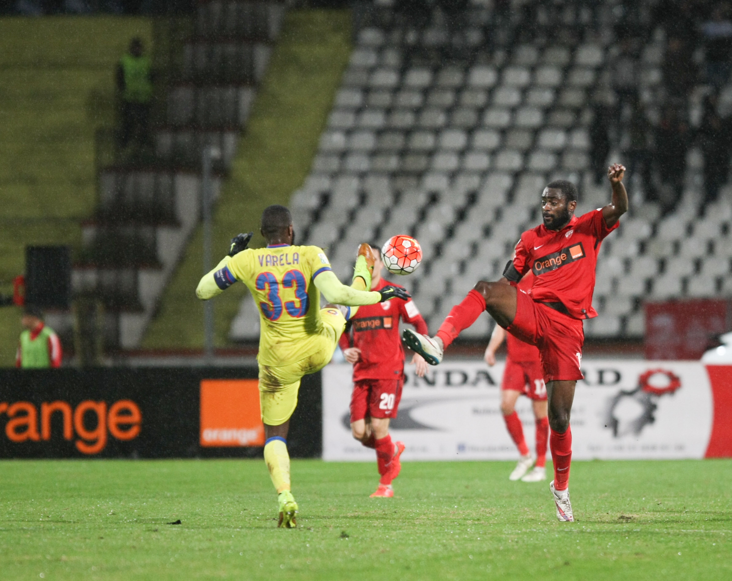 Dinamo - Steaua 3-1. "Câinii" au făcut legea pe teren și au câștigat după patru ani în faţa marii rivale / FOTO