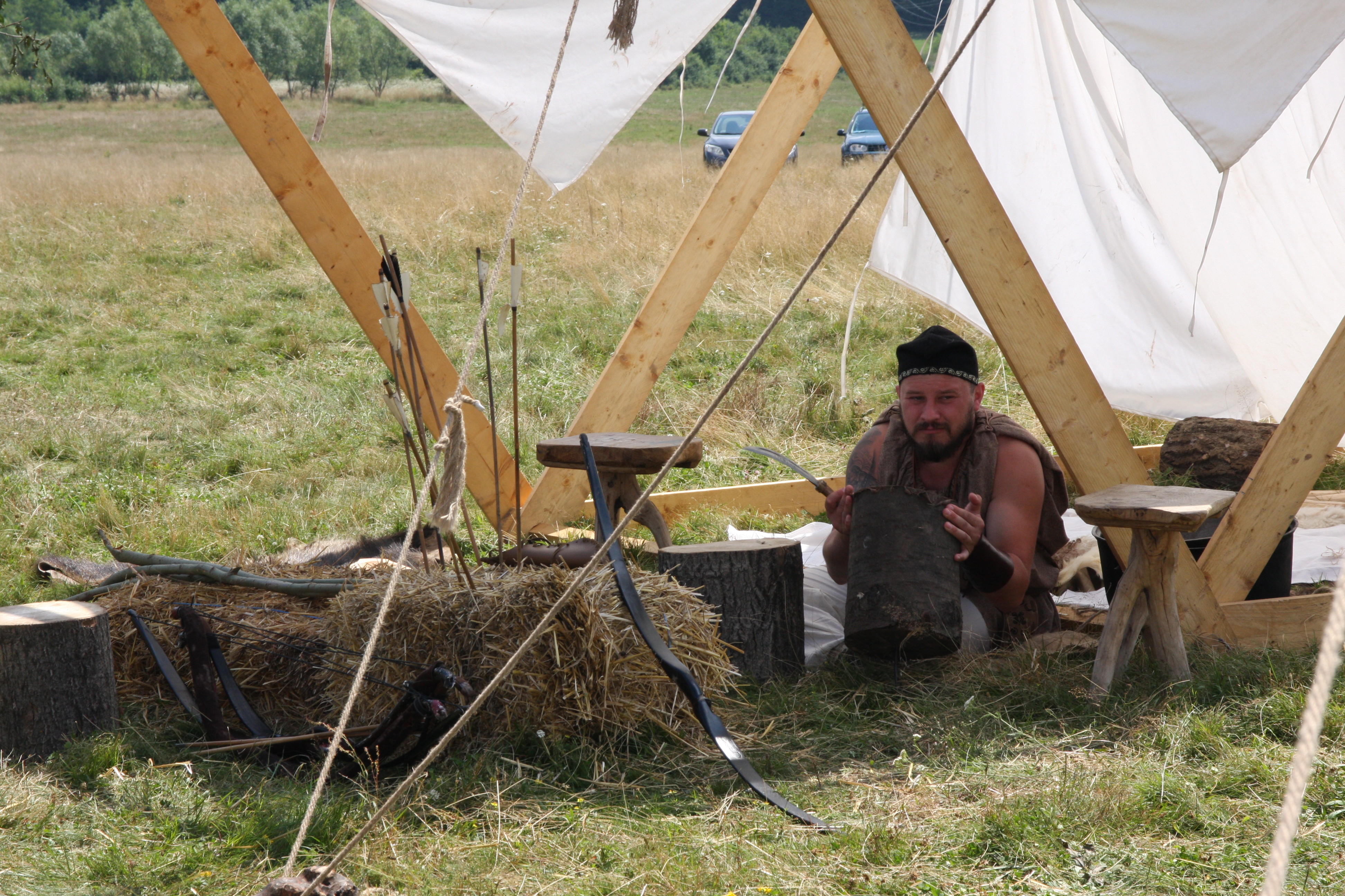 Bijuterii din dinți de nutrie la unicul festival celtic din Europa de Est | GALERIE FOTO
