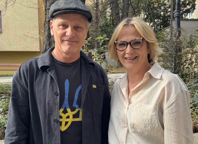 Hollywoodi világsztárba botlott Budapesten az ismert magyar színésznő – Viggo Mortensen kézzel írt levelet küldött Lévay Viktóriának!