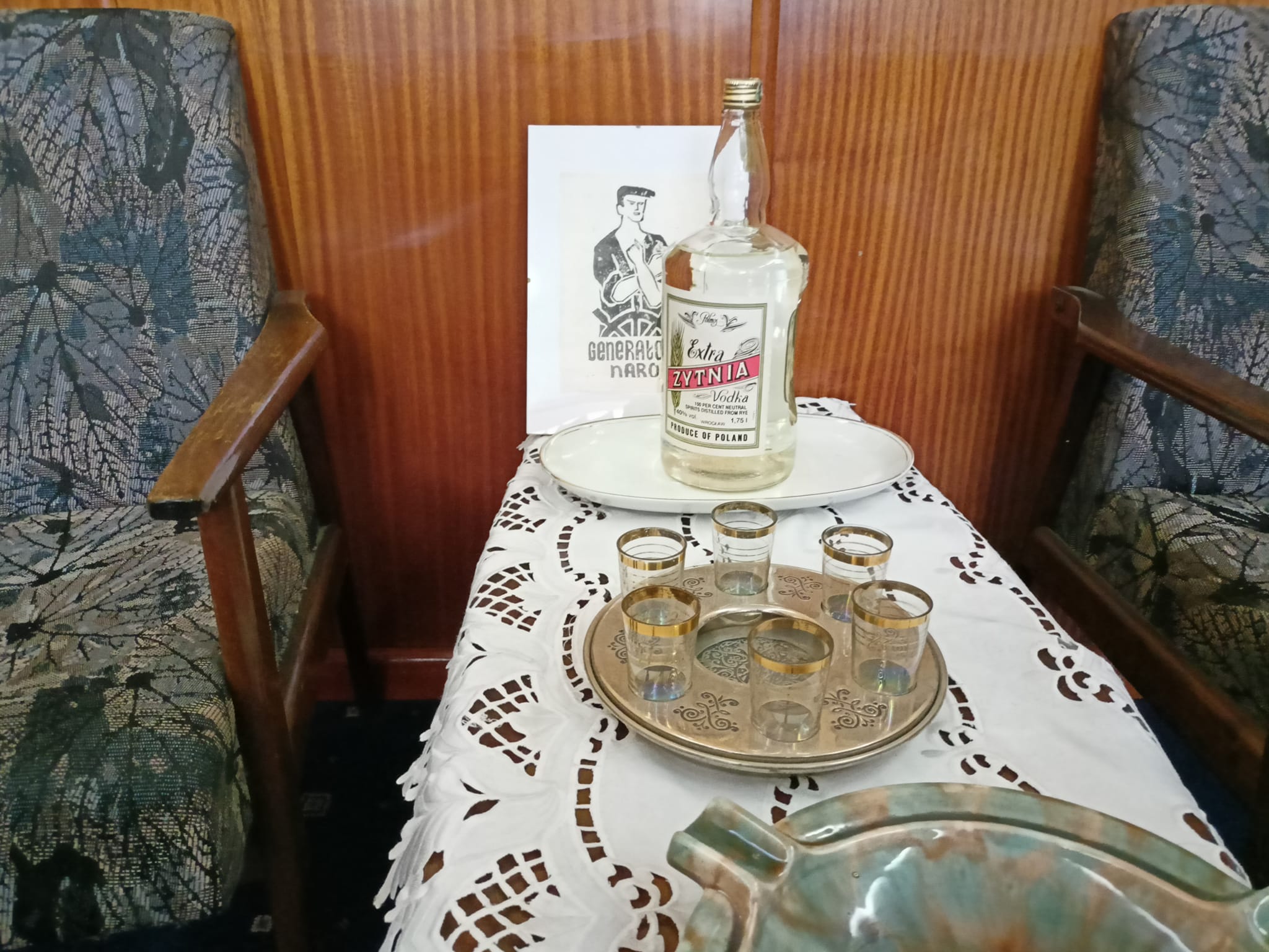 Muzeum Sentymentów w Kowarach Dla ważnych dla zakładu gości przygotowano kącik "kulinarny"