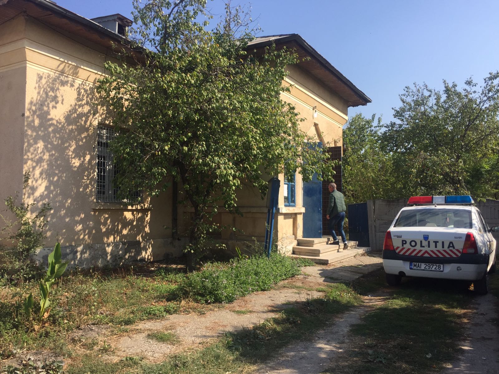 REPORTAJ: Povestea emoționantă a copilului găsit mort în Olt. Părăsit de mamă, muncea cu ziua și locuia cu tatăl, cu bunici și frați - FOTO