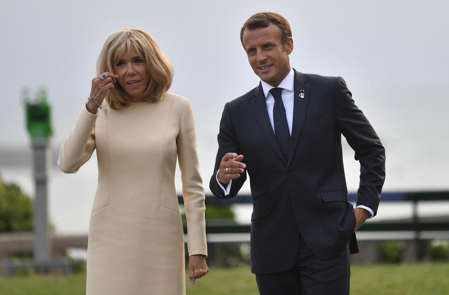 Brigitte Macron, filmată în timp ce a numit un grup de feministe „proaste nenorocite”. A fost somată să își ceară scuze