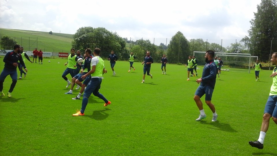 Dan Petrescu testează doi fotbaliști olandezi în Austria