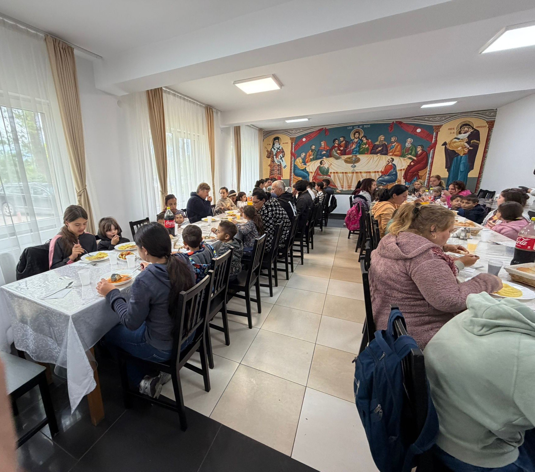 Imagini de la pomana lui Mircea Lucescu. Ce a făcut Răzvan Lucescu la 40 de zile după ce a murit tatăl lui