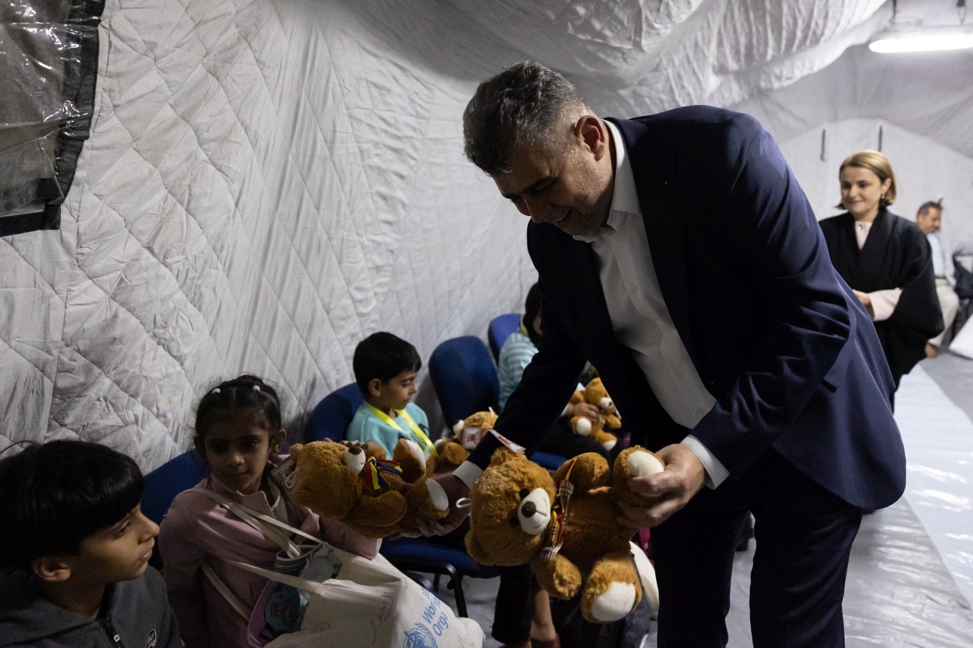 Spitalele din România vor trata copii răniți în războiul din Fâșia Gaza. Primii opt au ajuns la București