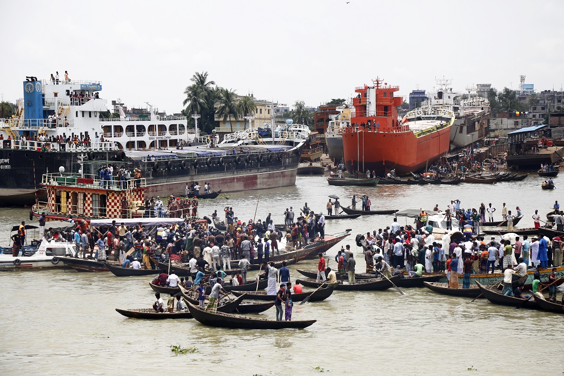Zeci de oameni au murit în Bangladesh, după ce un feribot a naufragiat