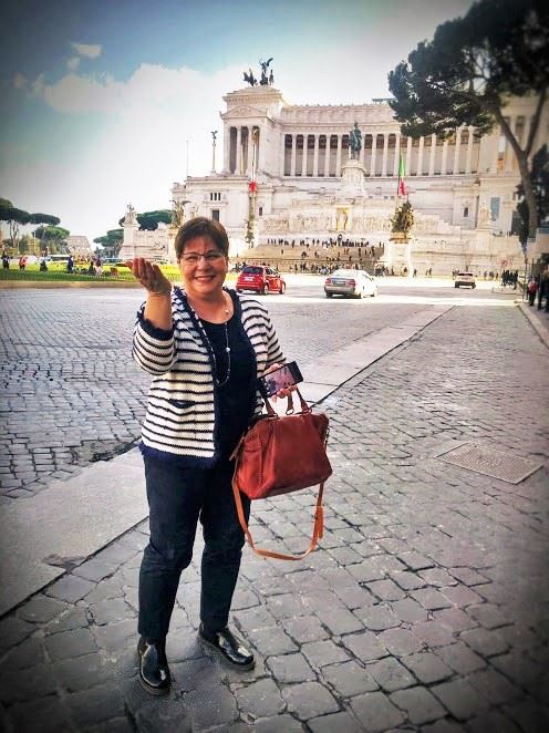 VIDEO/Silvia Dumitrache, activistă româncă în Italia, cunoaște bine poveștile femeilor venite la muncă și durerile ”orfanilor albi”. ”Nu știu mesaj mai dramatic decât al unui copil care se sinucide”