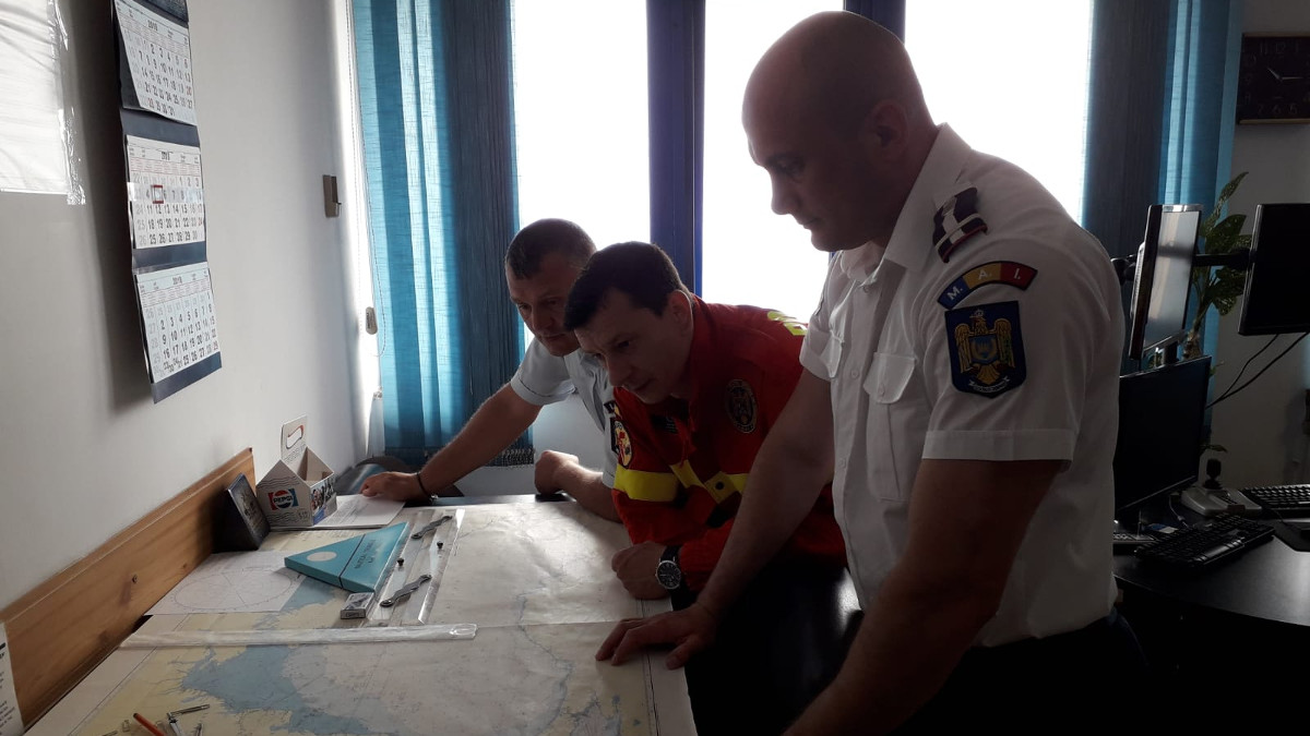 Amplu exercițiu în Marea Neagră, cu nave militare, civile și elicoptere. Scenariul, poluare masivă în urma unei coliziuni navale/ FOTO