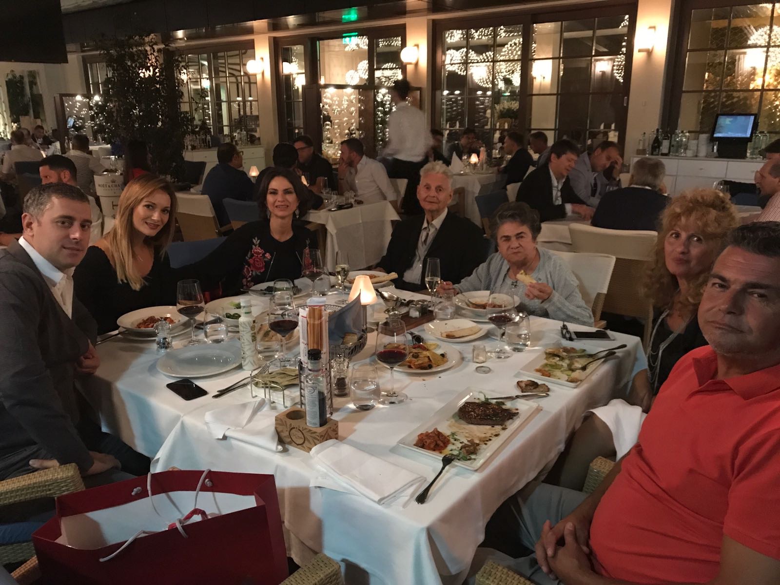 Moment aniversar pentru Ramona Bădescu. Surprize peste surprize pentru tatăl ei | FOTO