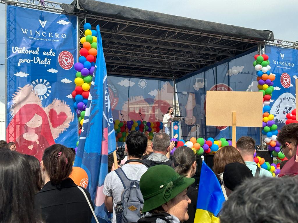 Sute de persoane care se opun avortului au ieșit în stradă, în mai multe orașe din țară. „Cândva, va deveni de negândit”