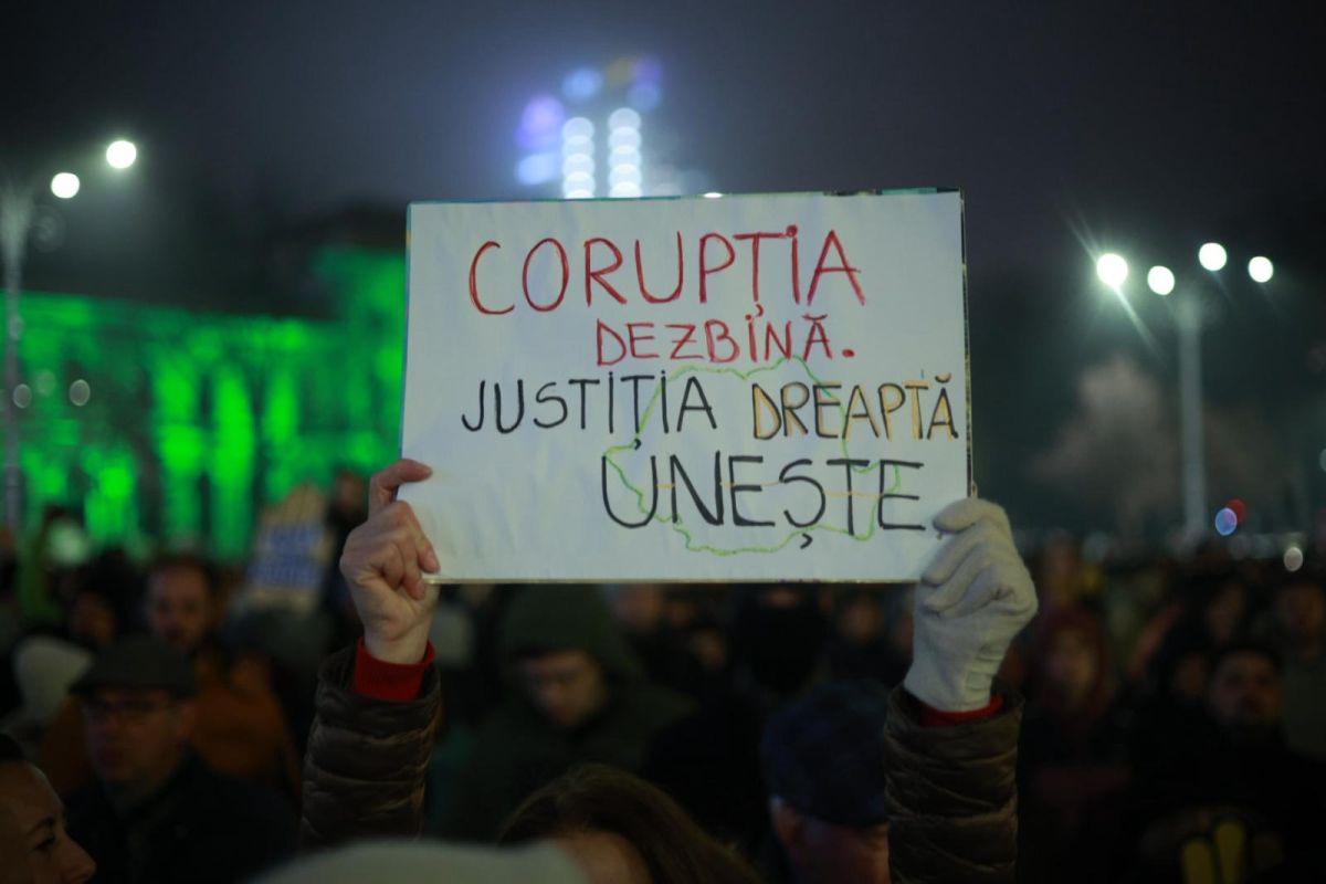 Generația Z, printre cei 4.000 de oameni prezenți în București la protestul pentru reformă în Justiție