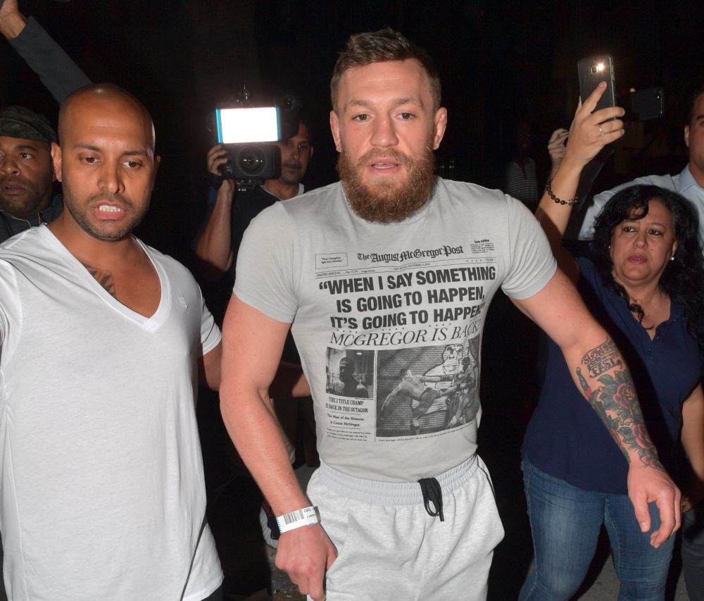 Conor McGregor a fost arestat la Miami după un scandal cu un fan. Infracțiunile de care este acuzat celebrul luptător MMA