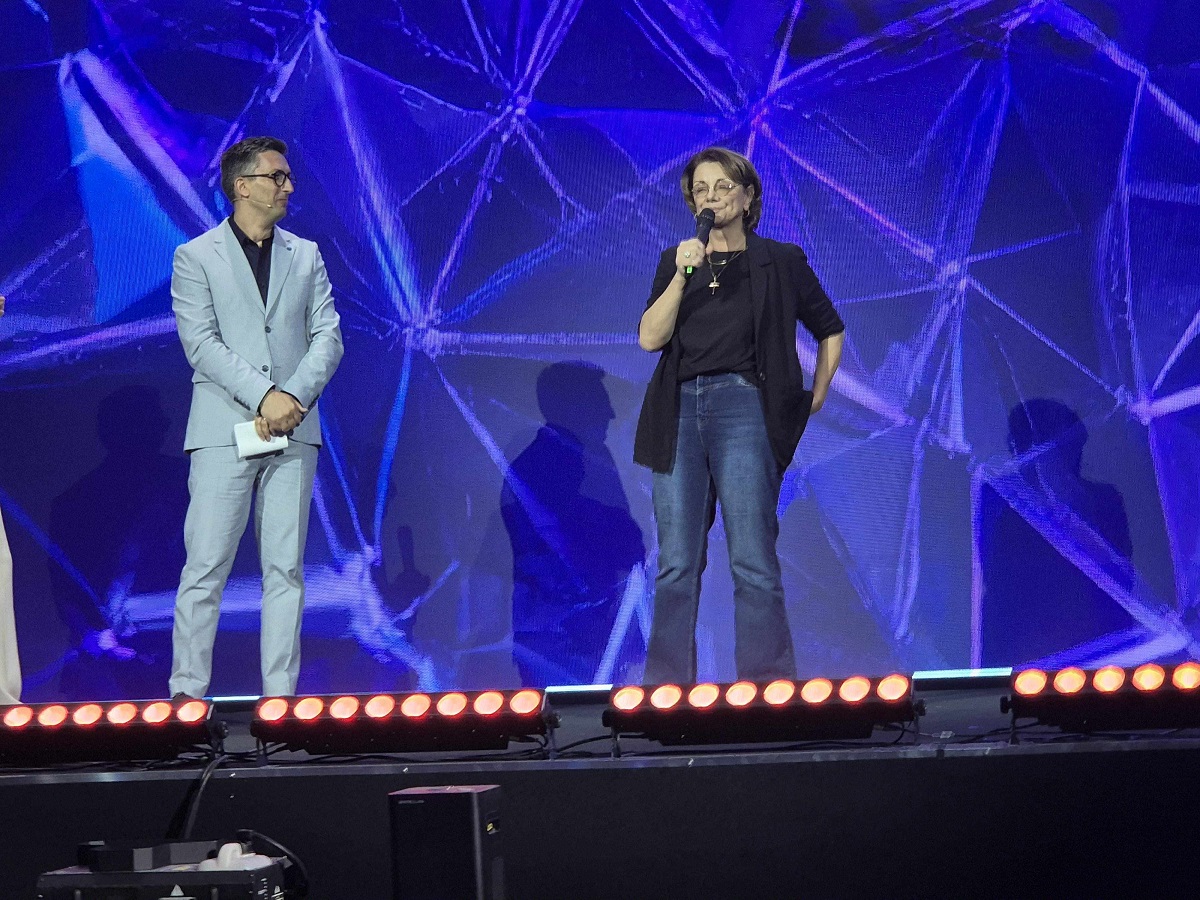 Carmen Tănase e noul jurat de la „Românii au talent”. Actrița i-a luat locul lui Dragoș Bucur: „Încerc din răsputeri să nu dezamăgesc”