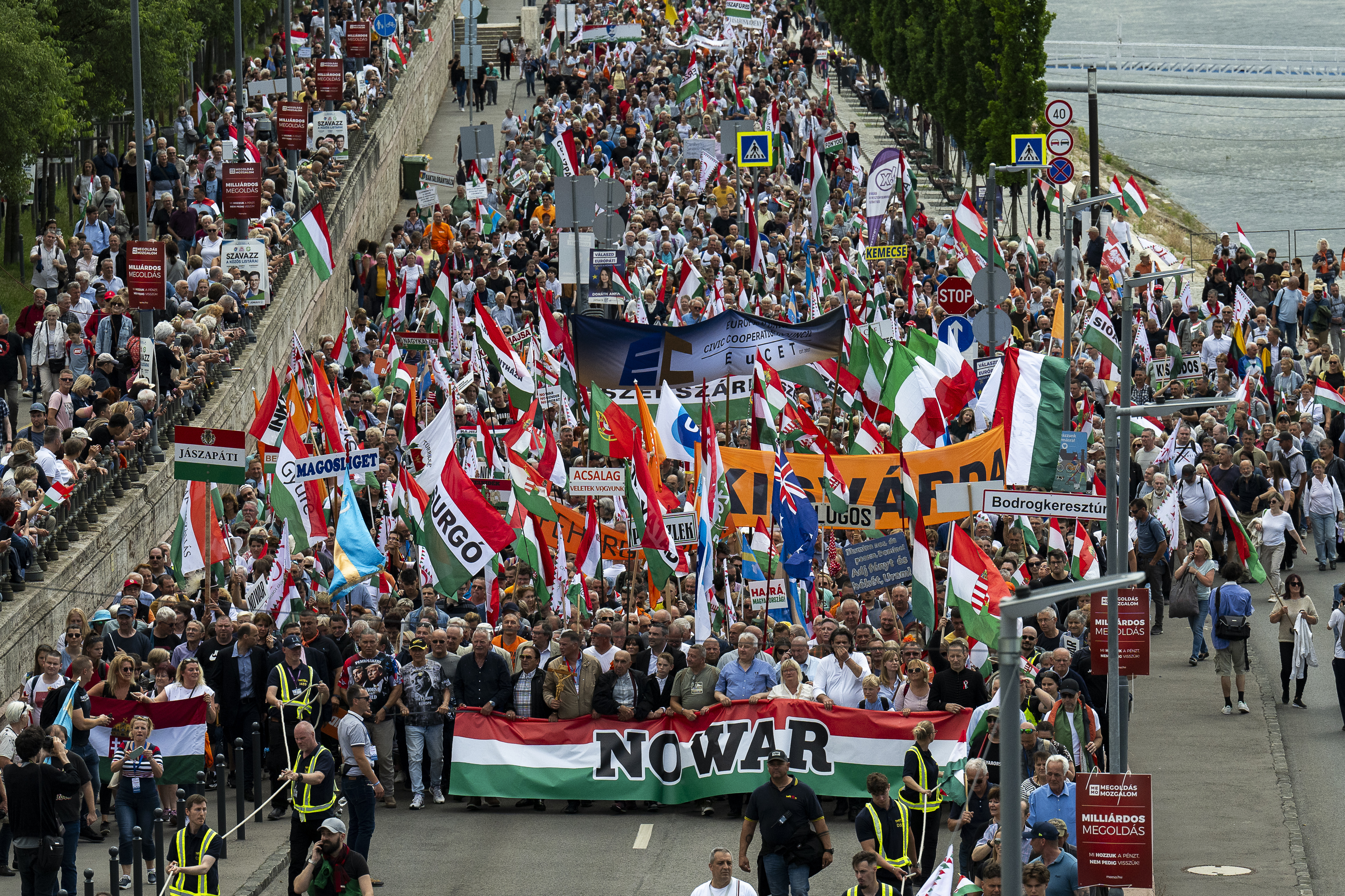 Manifestație pro-Orban cu mii de oameni, la Budapesta. „Europa trebuie împiedicată să se îndrepte spre război”