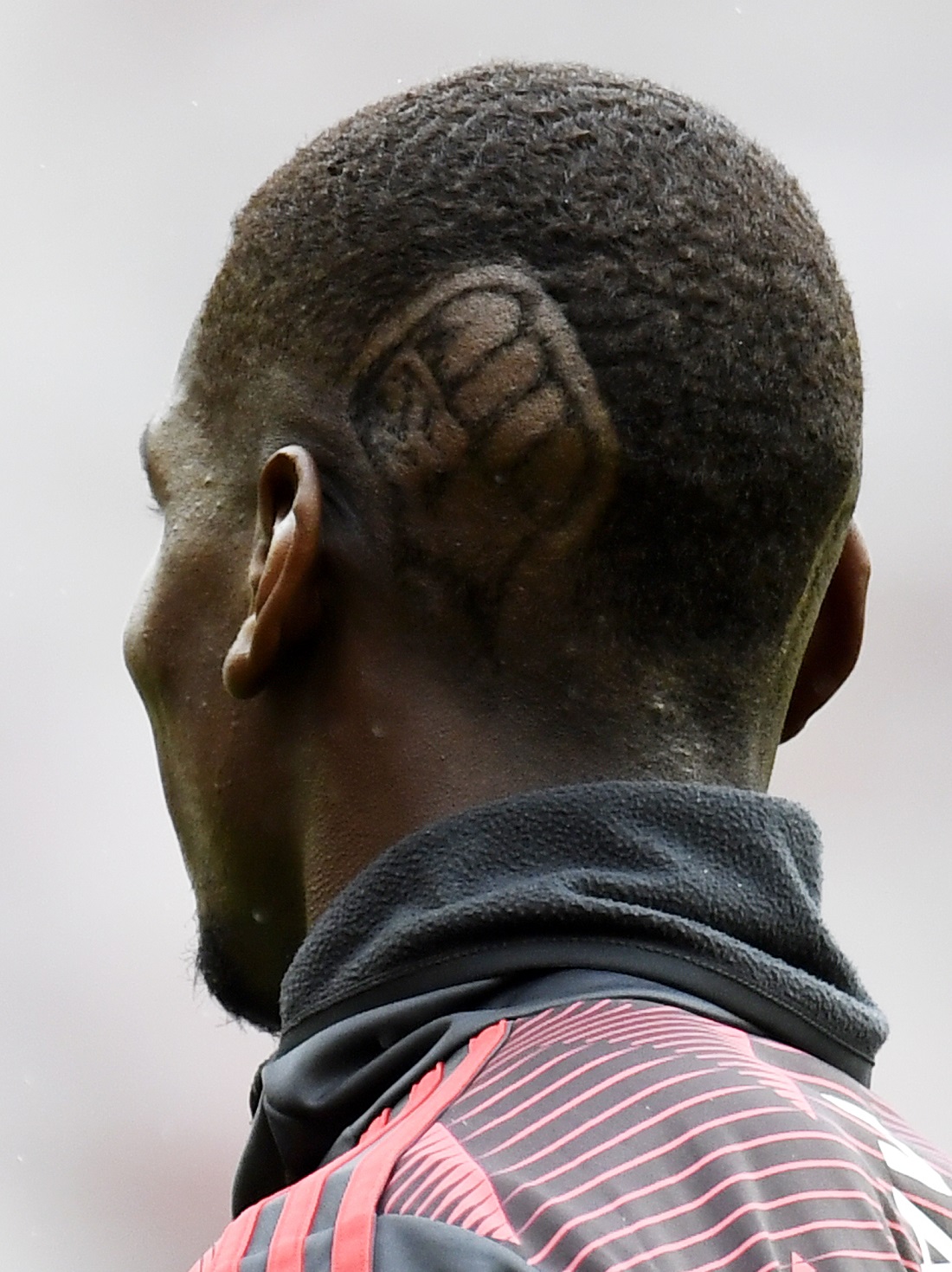 GALERIE FOTO  |  Paul Pogba  a afișat o frizură cu simbolul mişcării antirasiste “Black Lives Matter”