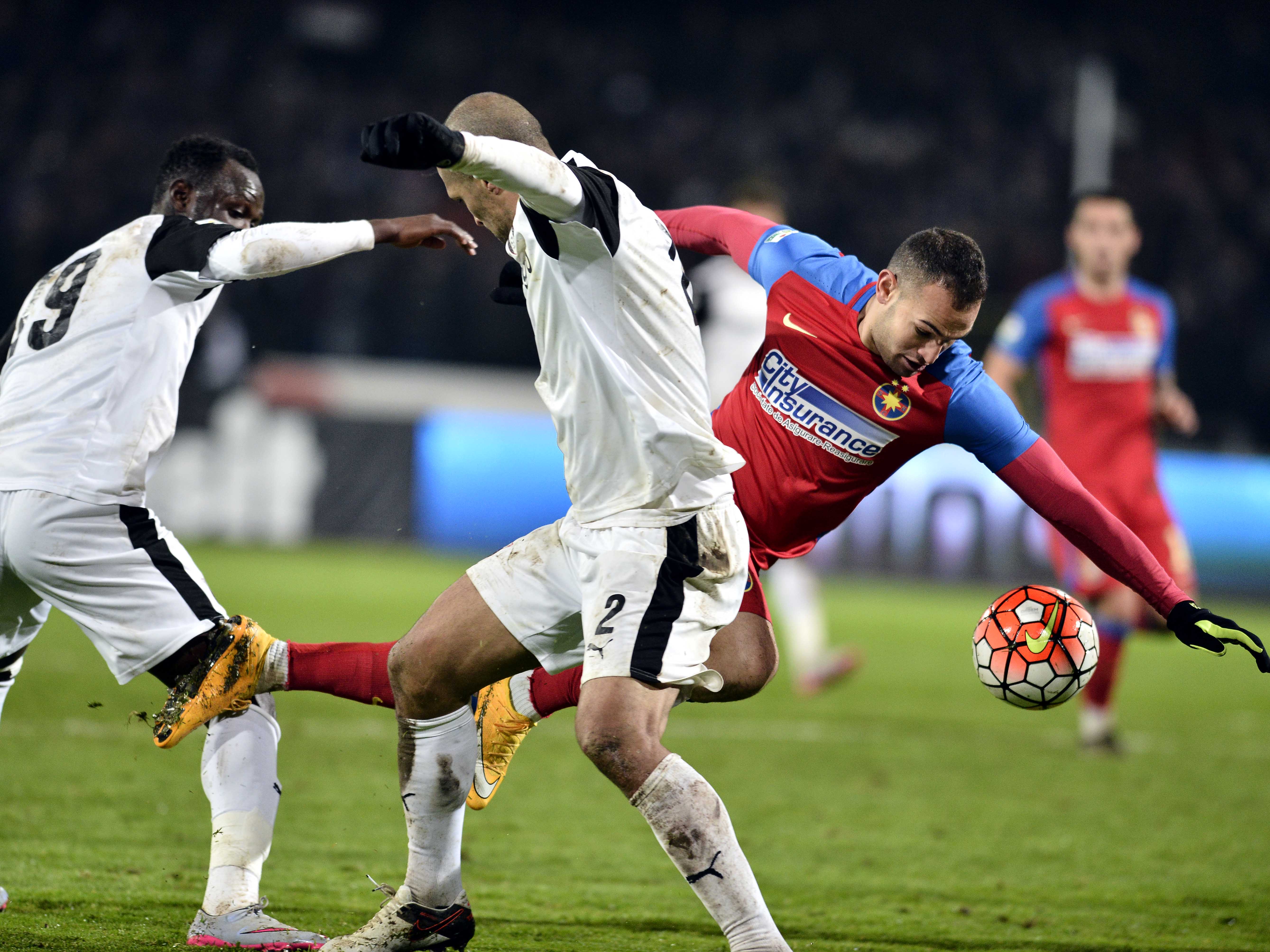 Liga I, play-off, etapa a 2-a. Steaua - Astra 2-0. ^”Roș-albaștrii” au făcut instrucție cu liderul și reintră cu șanse mari în lupta pentru titlu / BLOG