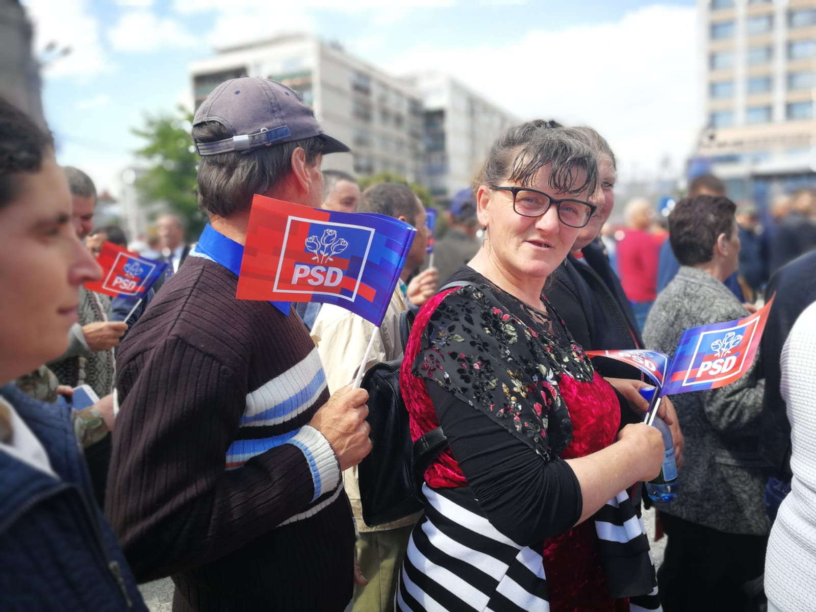 FOTO&VIDEO | Miting de amploare al PSD la Iași. Liviu Dragnea, aclamat și huiduit în Piața Unirii