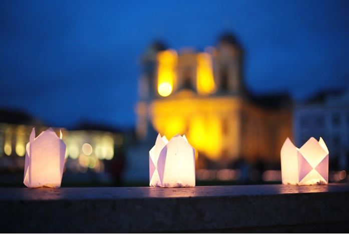 Peisaj de vis la Festivalul Luminii în Timișoara. Mii de lampioane au luminat Cetatea Alba Iulia Carolina