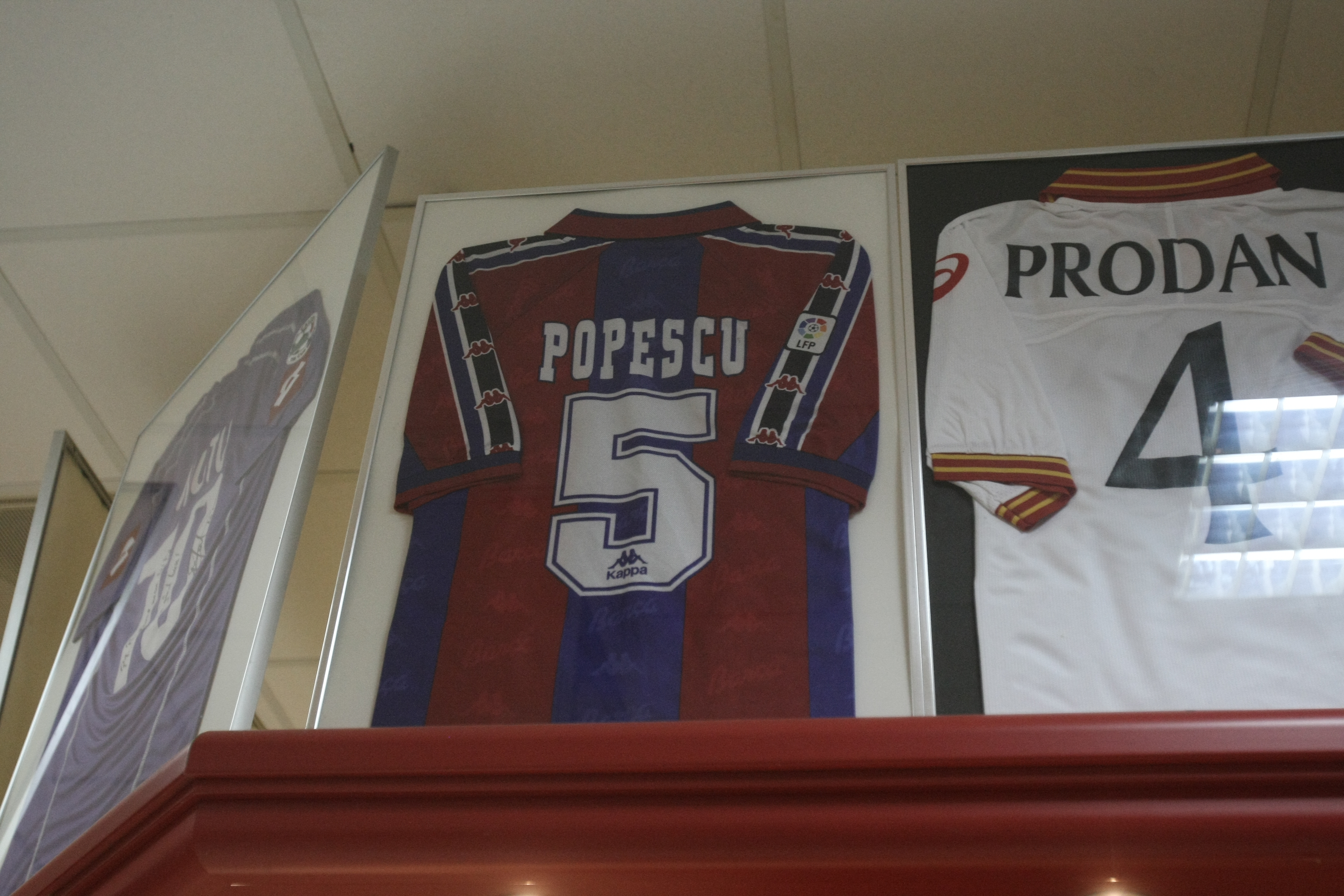 Trofeele lui Didi! Daniel Prodan a amenajat la Satu Mare muzeul echipei naționalei! GALERIE FOTO