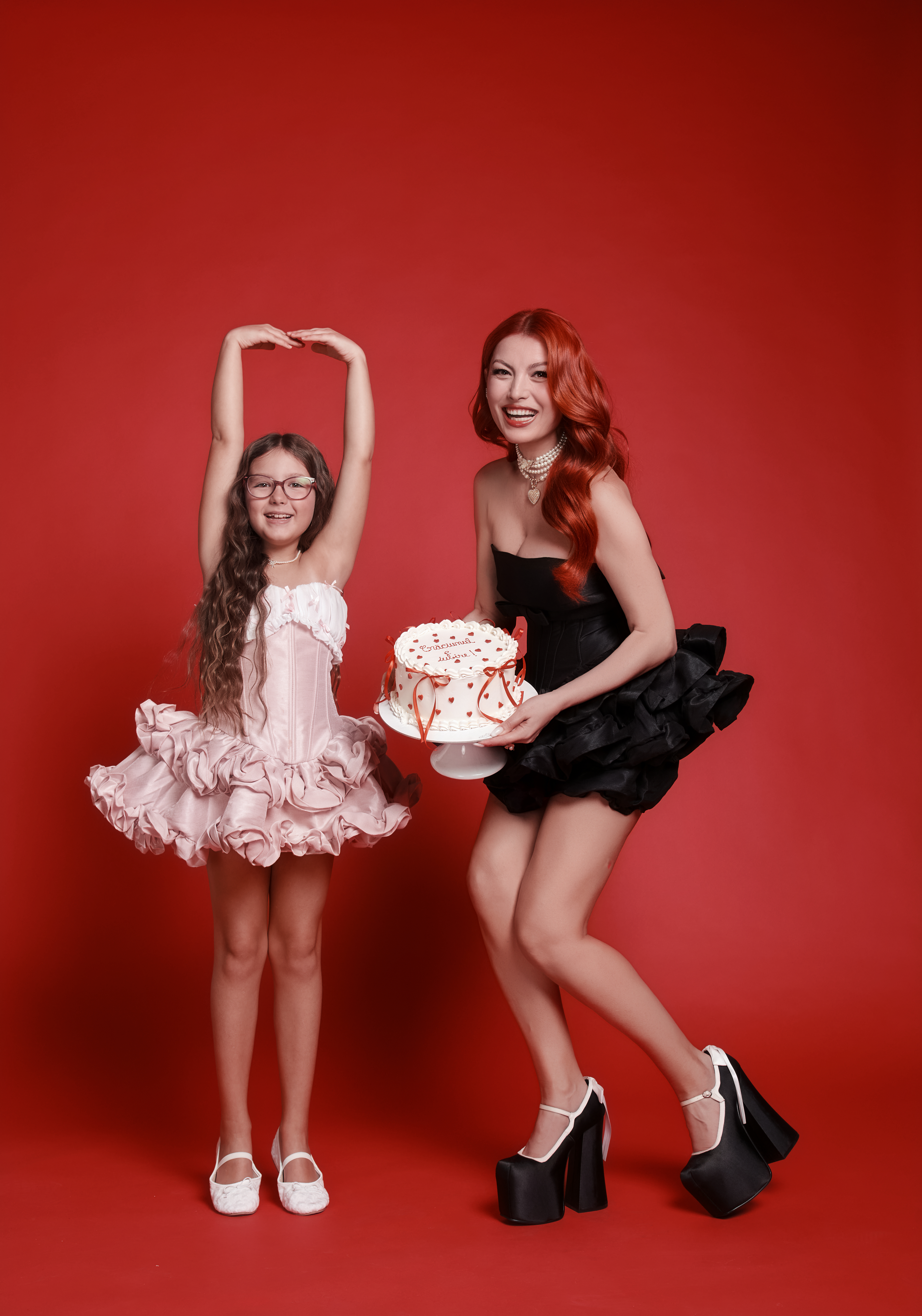 Elena Gheorghe cântă alături de fiica ei, Amelie. Artista a lansat un proiect la care a lucrat 14 ani