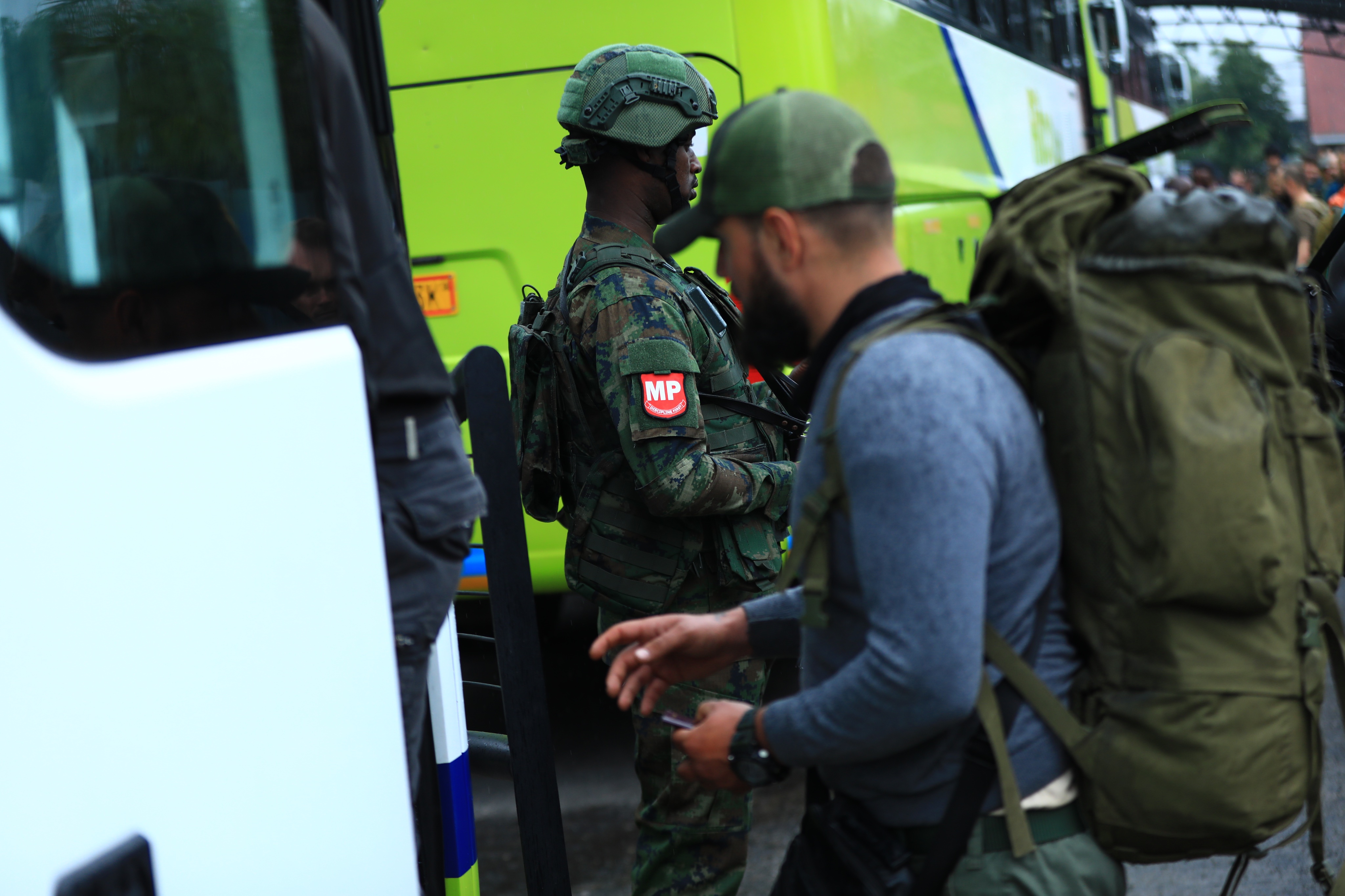 Imagini dezolante cu cei 280 de mercenari români care s-au predat rebelilor M23, în Congo: „Rolul lor a agravat și mai mult conflictul”