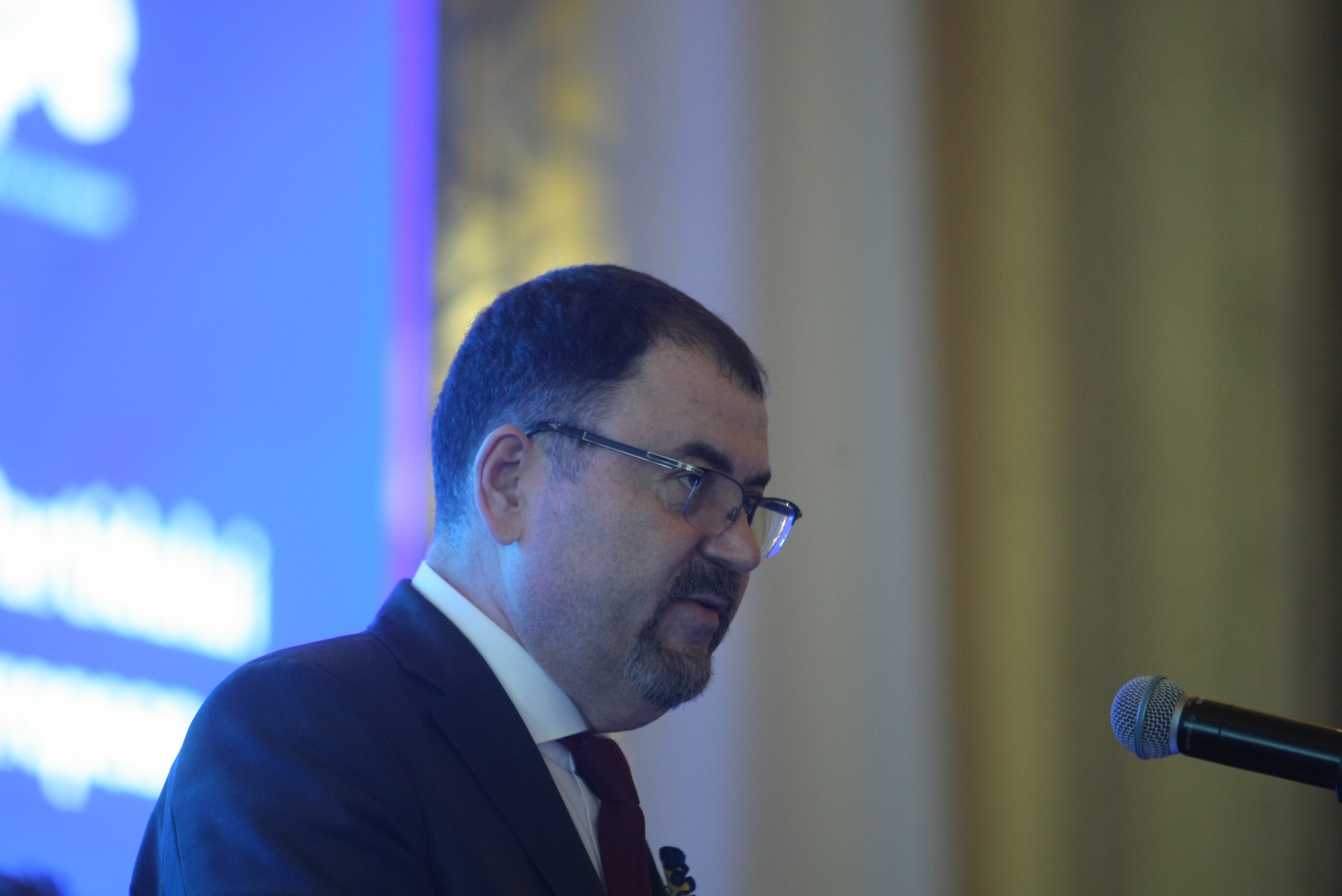 Schimb de replici dur între Turcescu și Băsescu, la Congresul PMP: ”M-aş fi aşteptat să rămâneţi la cârmă”/ ”Un căpitan are și el o licență care expiră” (VIDEO)