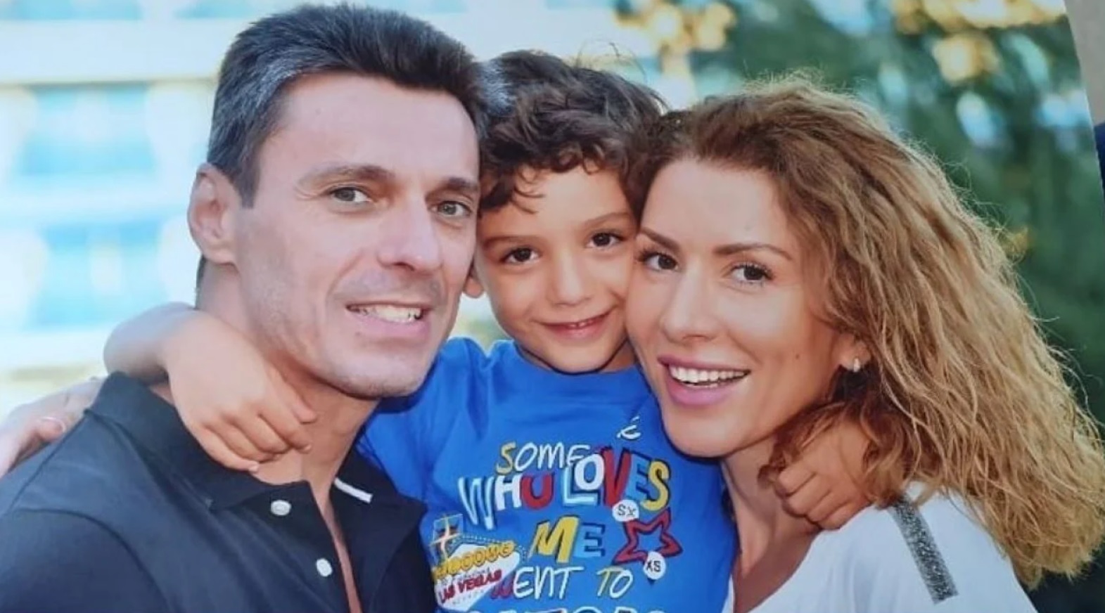 Ce a primit Mircea Badea acasă după ce a comandat trei iaurturi pe o aplicație mobilă: „Ce ați făcut, bă?”
