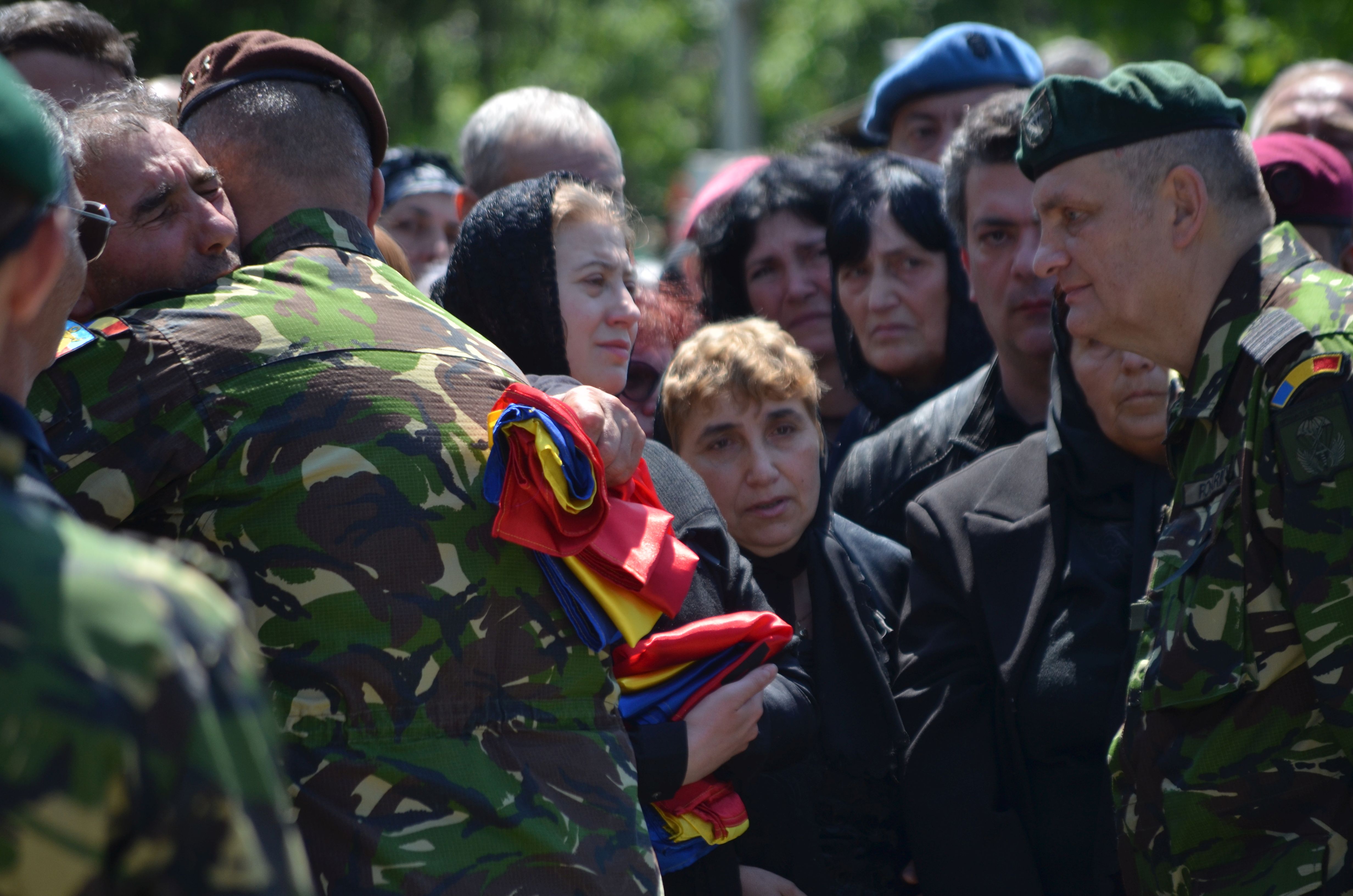 Eroii căzuți în Afganistan au fost înmormântați azi la Buzău