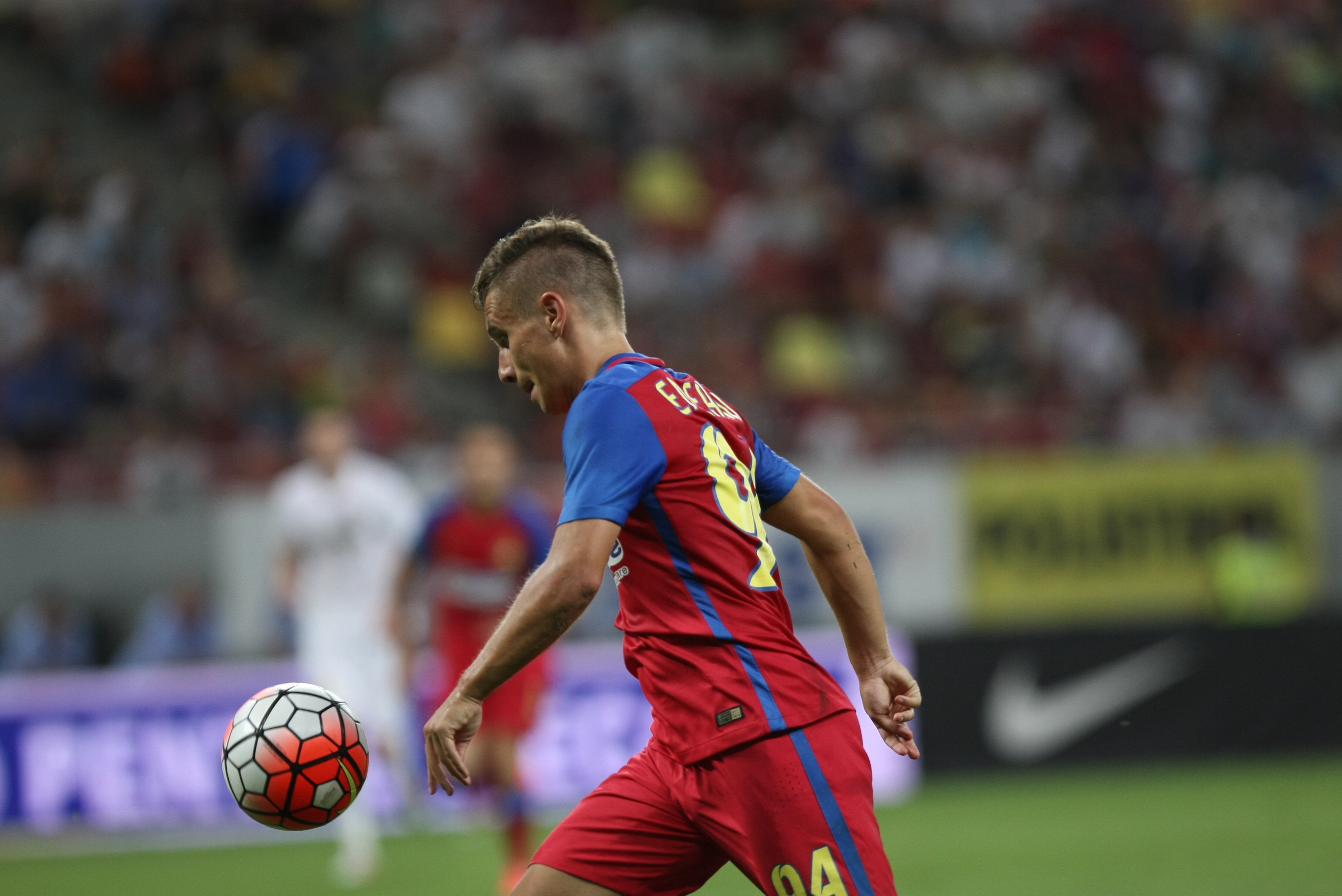 LIGA I: Steaua - CFR Cluj 1-1. Transversală Vitor Bruno! A egalat Tudorie! Roș-albaștrii au avut și ei o bară, în start, apoi a marcat Tiago. Echipa lui Rădoi se chinuie, Partizan Belgrad se distrează în Serbia! Patronul a făcut baie de mulțime/ GALERIE FOTO
