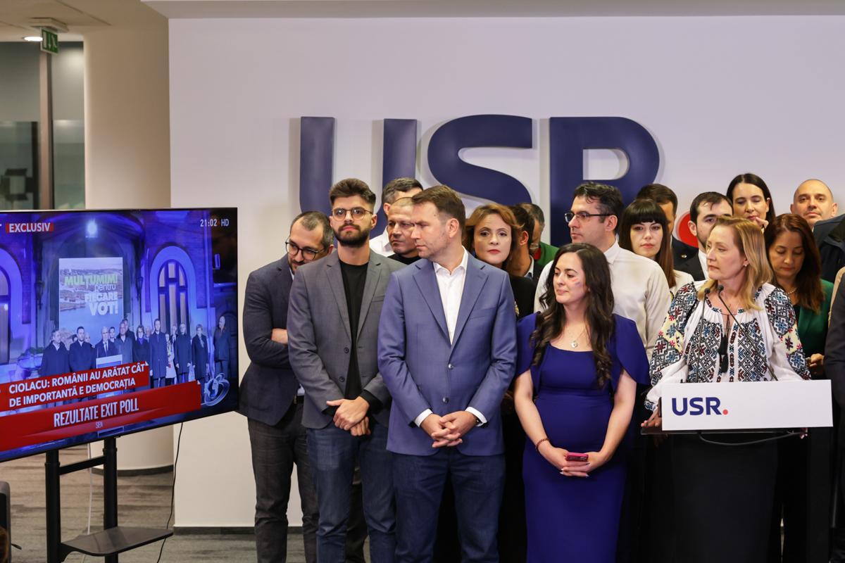Elena Lasconi a vorbit despre frică în seara vorbelor mari și procentelor mici. Candidata USR, către jurnaliști: „Suntem într-un scenariu îngrozitor!”
