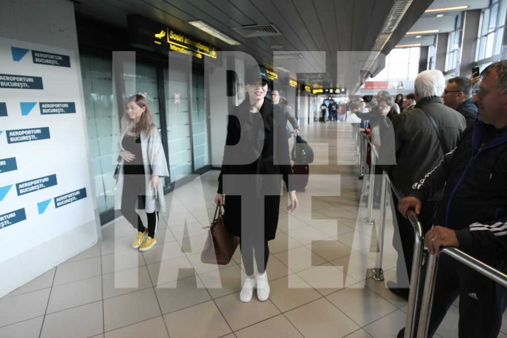 FOTO EXCLUSIV / Monica Gabor a ajuns în România pentru a petrece Paștele cu Irinuca. Se gândește la al doilea copil!