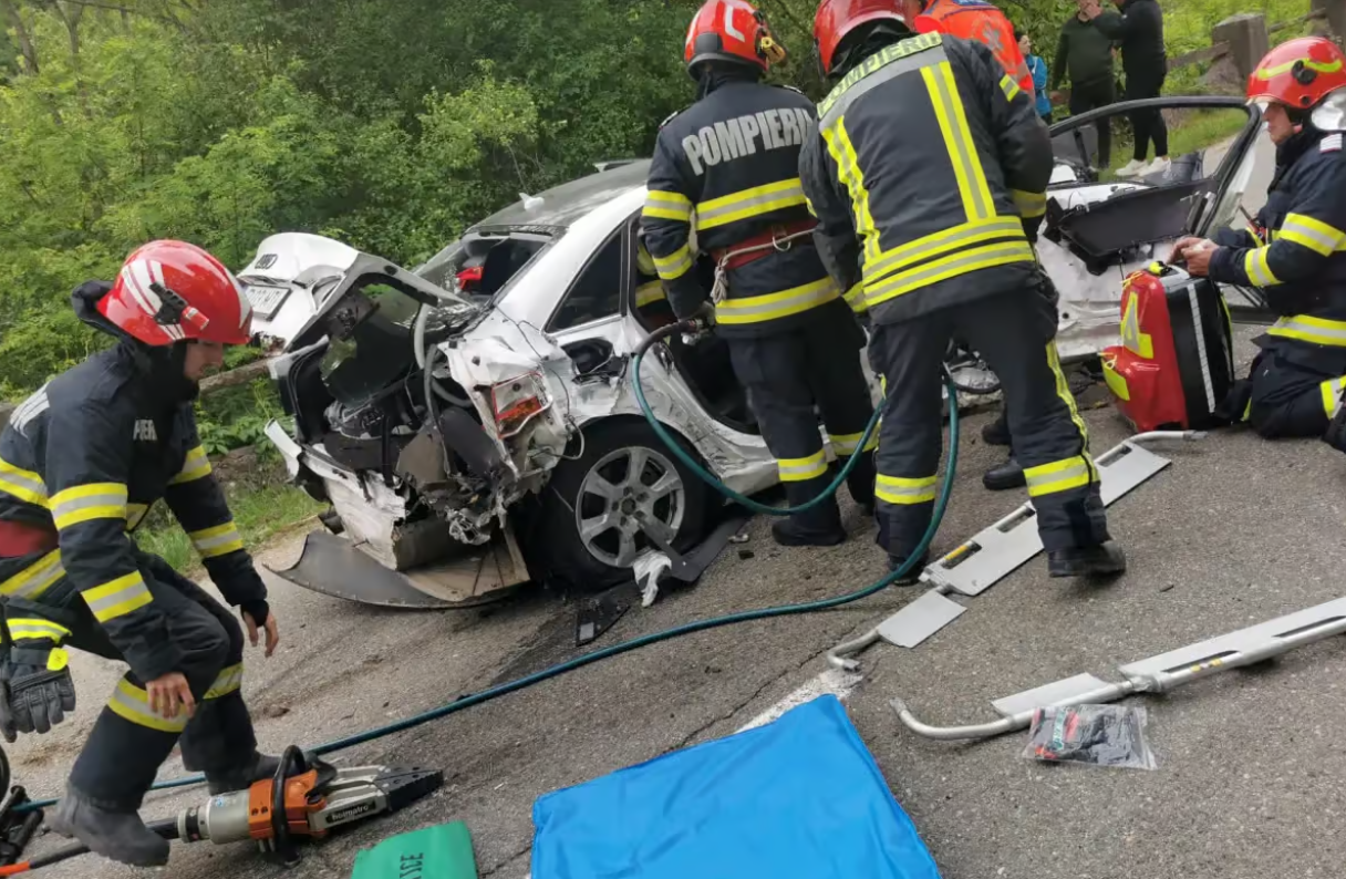 Un tânăr de 21 de ani, mort într-un accident produs de un șofer băut, în județul Hunedoara