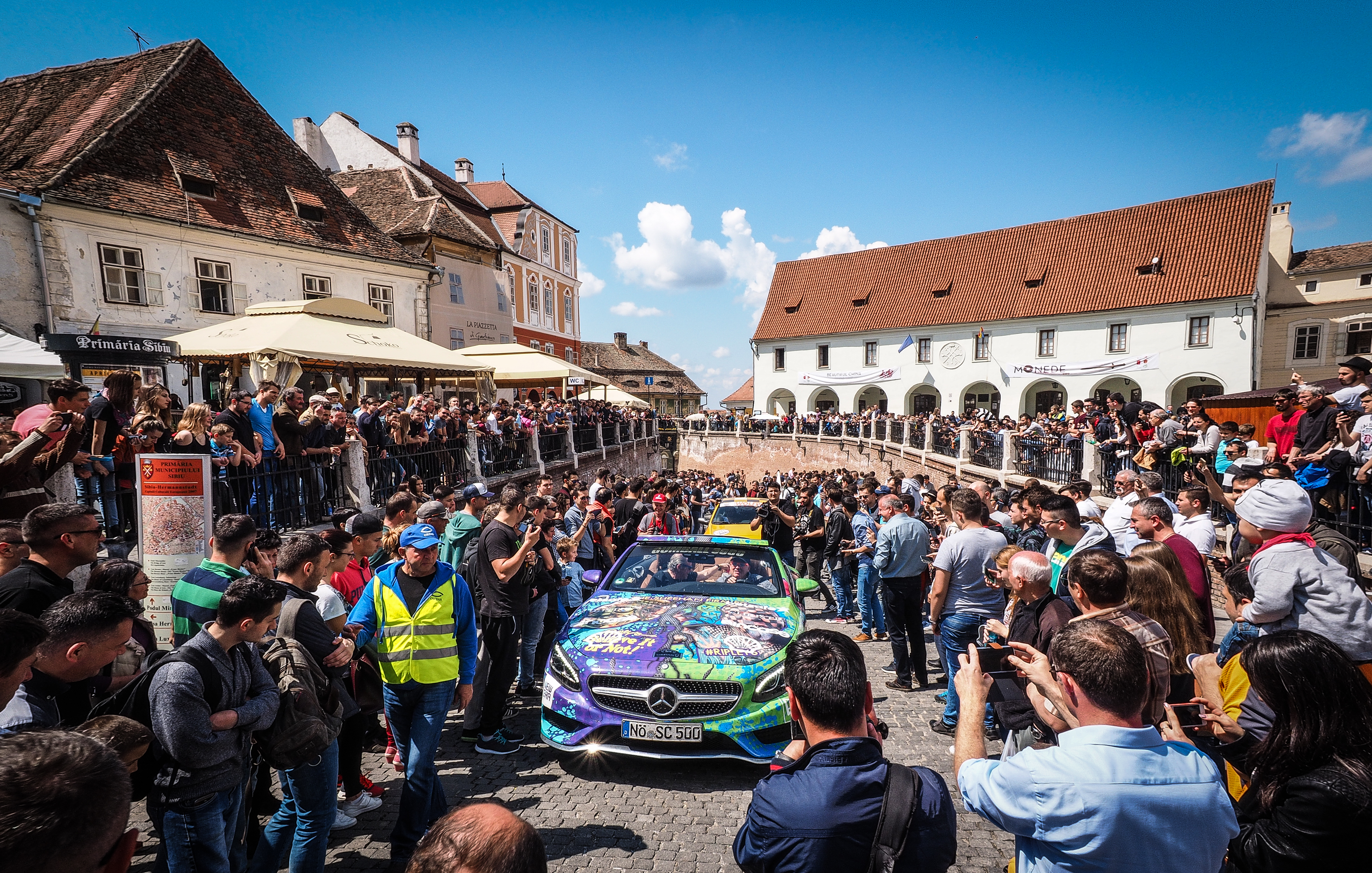 GUMBALL 3000: Bolizii de lux conduși de bogații lumii au ajuns în România! Un șofer a rămas fără permis după ce a condus cu 216 km/oră GALERIE FOTO & VIDEO