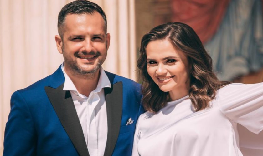 Cristina Șișcanu îl provoacă pe Cătălin Botezatu la o discuție în noua ei emisiune: „Să ne reglăm conturile”. Cei doi au avut mai multe conflicte