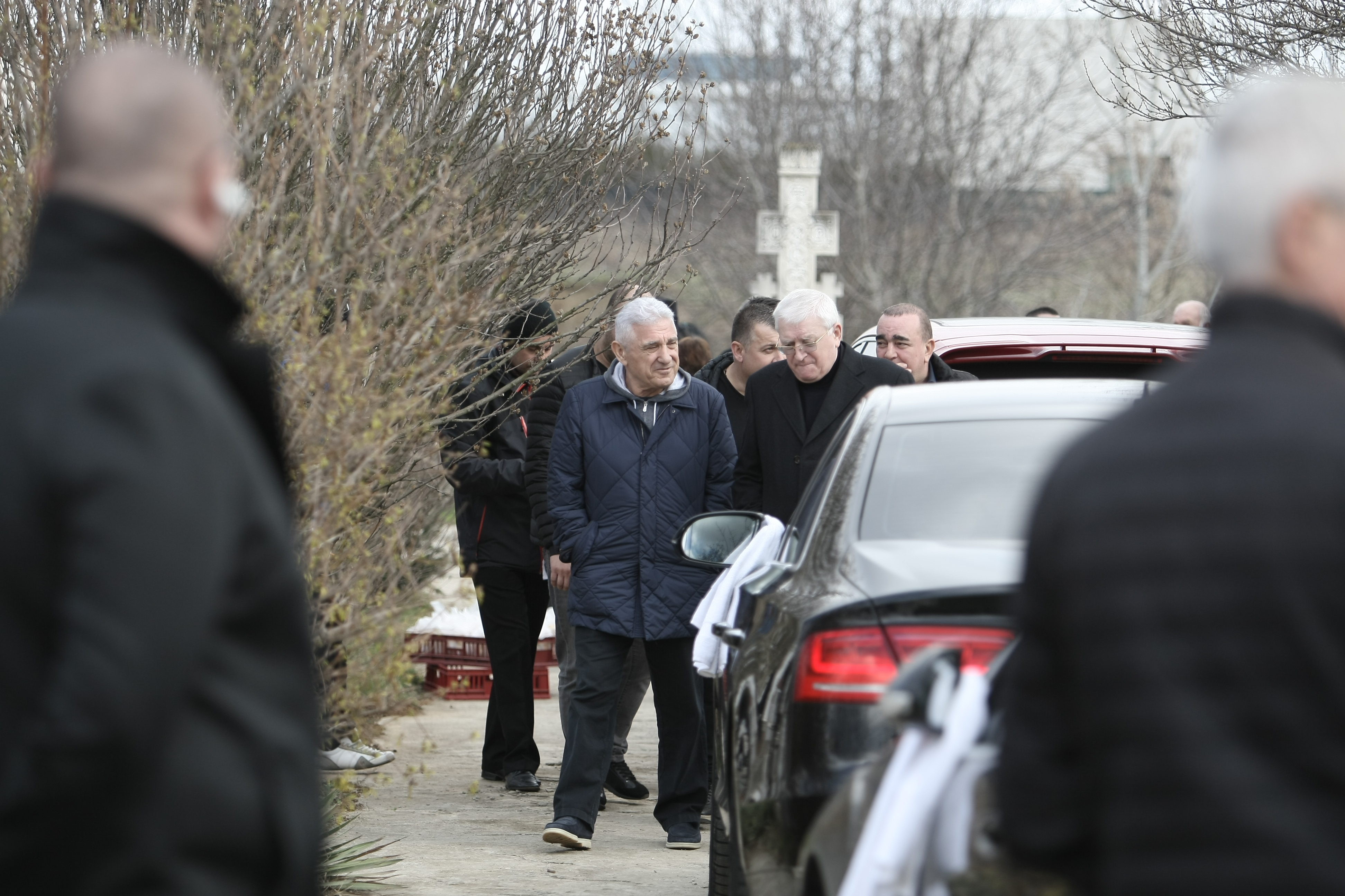 Vasile Turcu a fost înmormântat după ritualurile sinucigașilor. Fostul om de afaceri a fost condus pe ultimul drum de rude, prieteni și doar câțiva oameni de fotbal