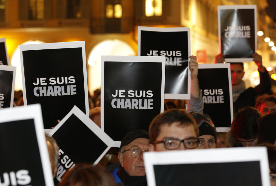 Președintele Turciei, pe coperta revistei satirice Charlie Hebdo. Jurnaliștii, avertizați de cititori: “De acum sunteți inamicii întregii lumi”