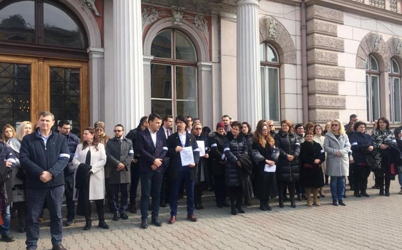 Peste 100 de magistrați au protestat la Cluj, față de Ordonanța 7 / FOTO&VIDEO