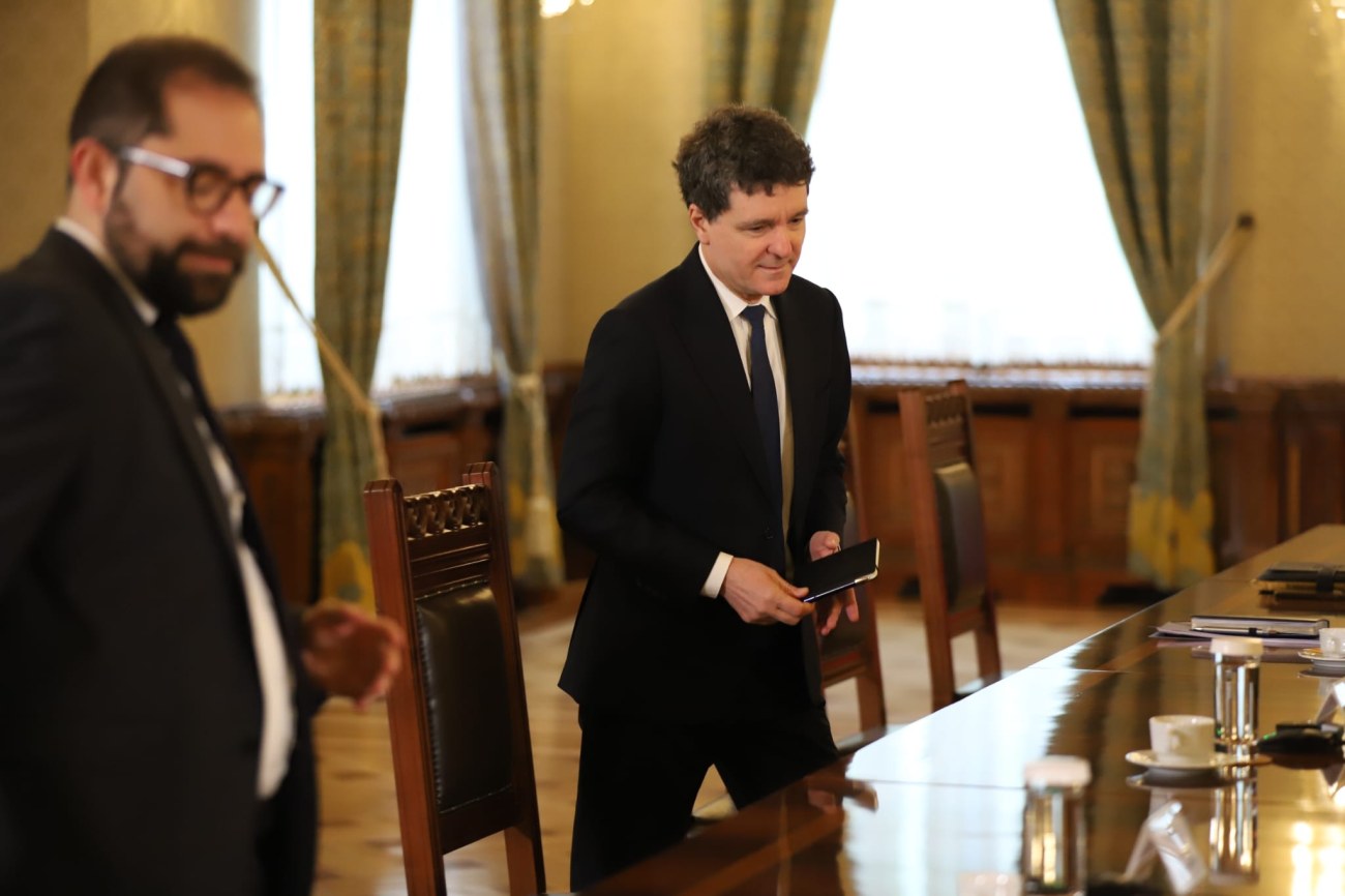 LIVE TEXT | Nicușor Dan a terminat consultările cu partidele din coaliție. PSD a decis retragerea miniștrilor înaintea finalului consultărilor. Nicușor Dan va face o declarație de presă