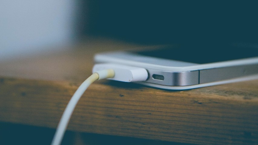 Túl gyorsan merül a telefonja? Ezekkel a trükkökkel sokkal tovább bírja majd!